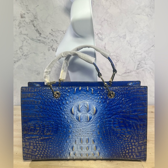 Hombre Crocodile Embossed Handbag With Gold Hardware NWOT - Picture 7 of 10